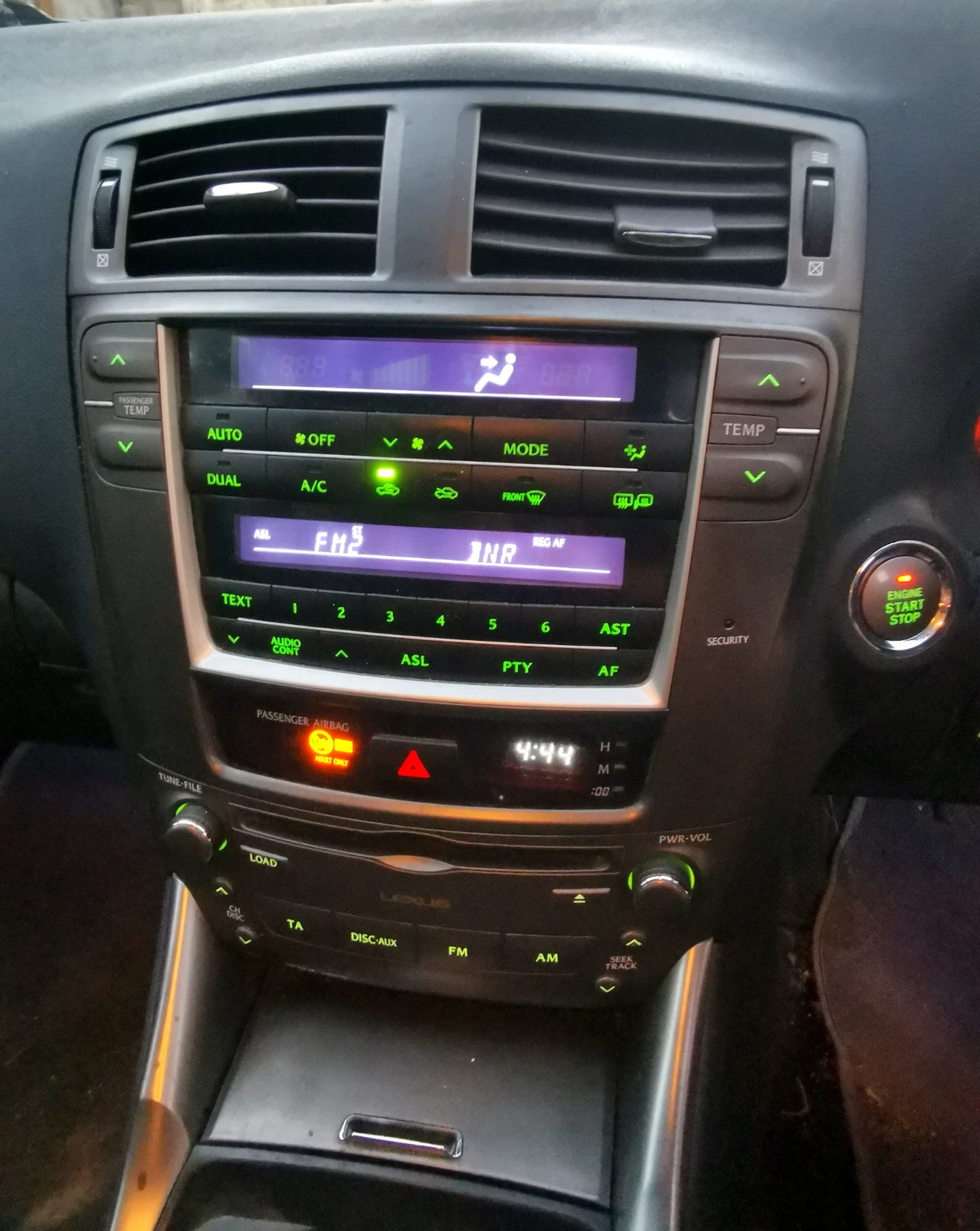 Lexus IS 220d, снимка 11 - Автомобили и джипове - 53901914