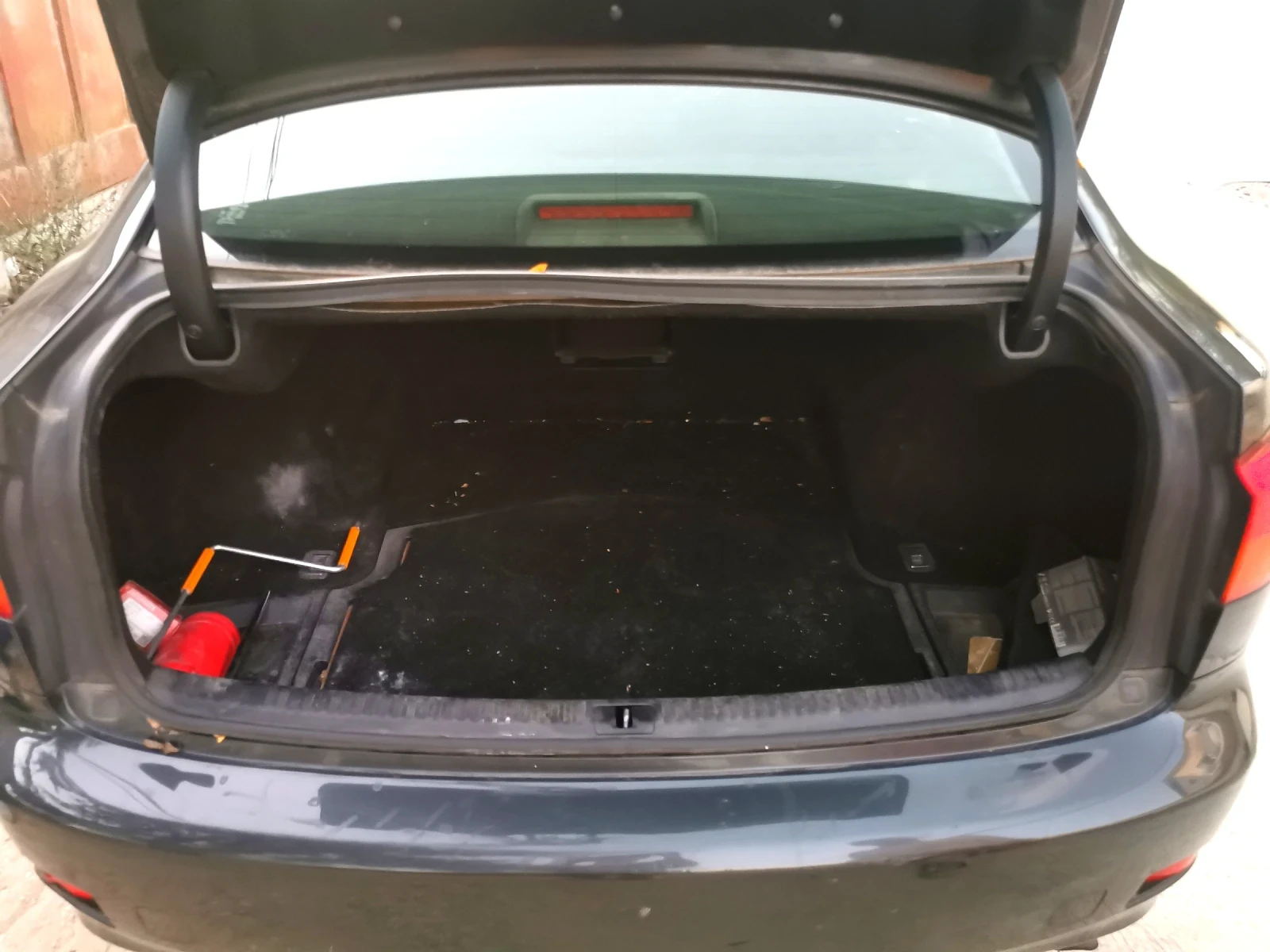 Lexus IS 220d, снимка 13 - Автомобили и джипове - 53901914