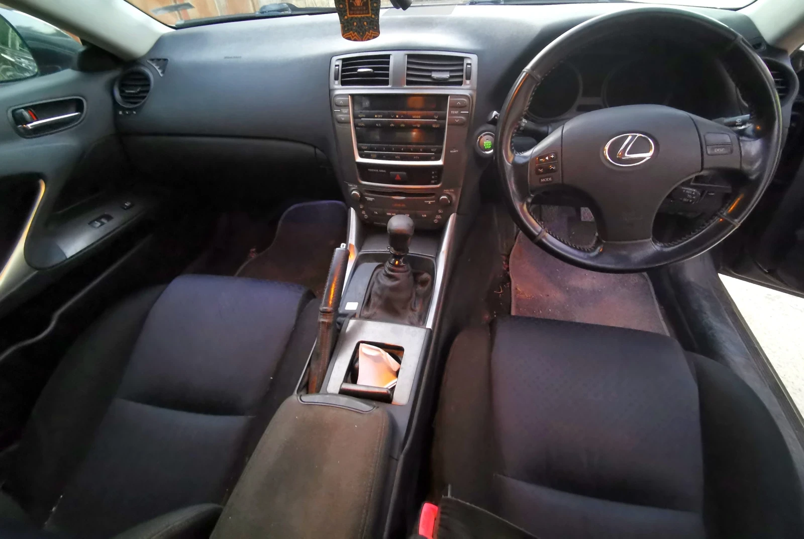 Lexus IS 220d, снимка 4 - Автомобили и джипове - 53901914