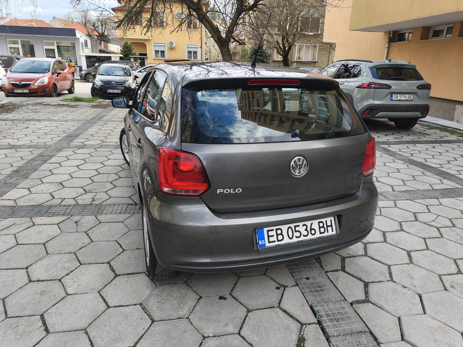 VW Polo 1.2 бензин 2010год добро състояние., снимка 5 - Автомобили и джипове - 54207352