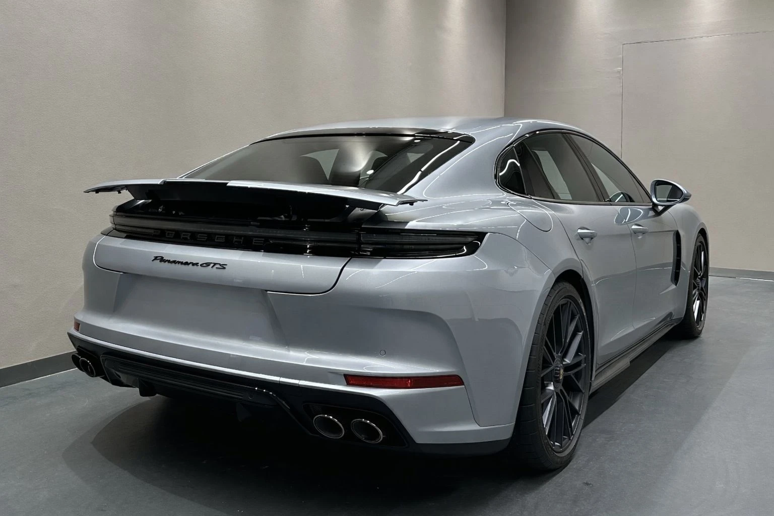 Porsche Panamera GTS ГОТОВ ЛИЗИНГ/БАРТЕР/ГАРАНЦИЯ, снимка 2 - Автомобили и джипове - 54597710