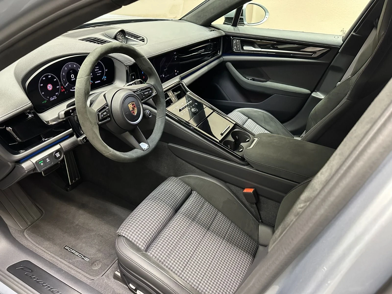 Porsche Panamera GTS ГОТОВ ЛИЗИНГ/БАРТЕР/ГАРАНЦИЯ, снимка 9 - Автомобили и джипове - 54597710