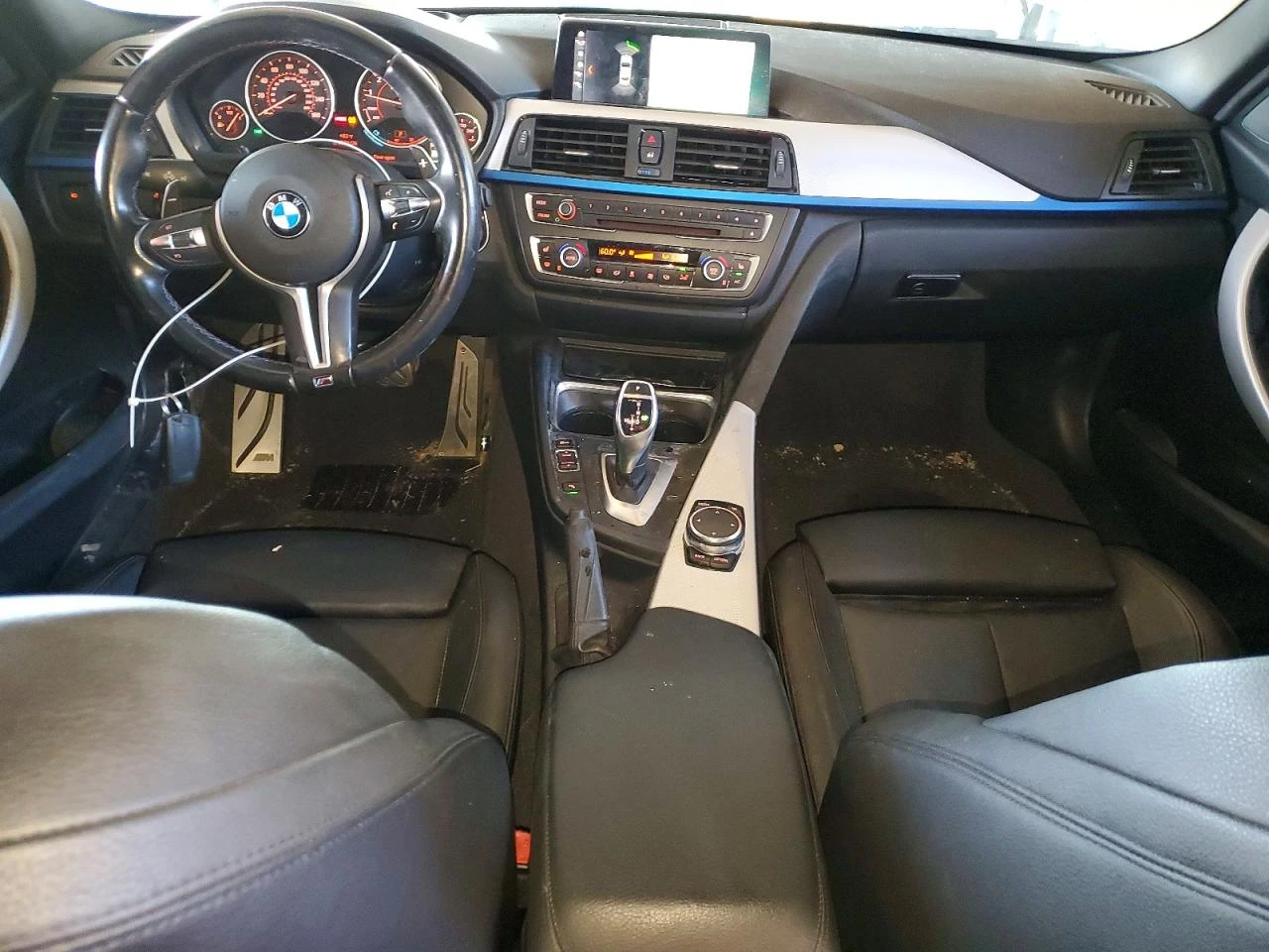 BMW 335 * КОЖА* ПОДГРЕВ* ПАМЕТ* ШИБИДАХ* , снимка 8 - Автомобили и джипове - 54779603