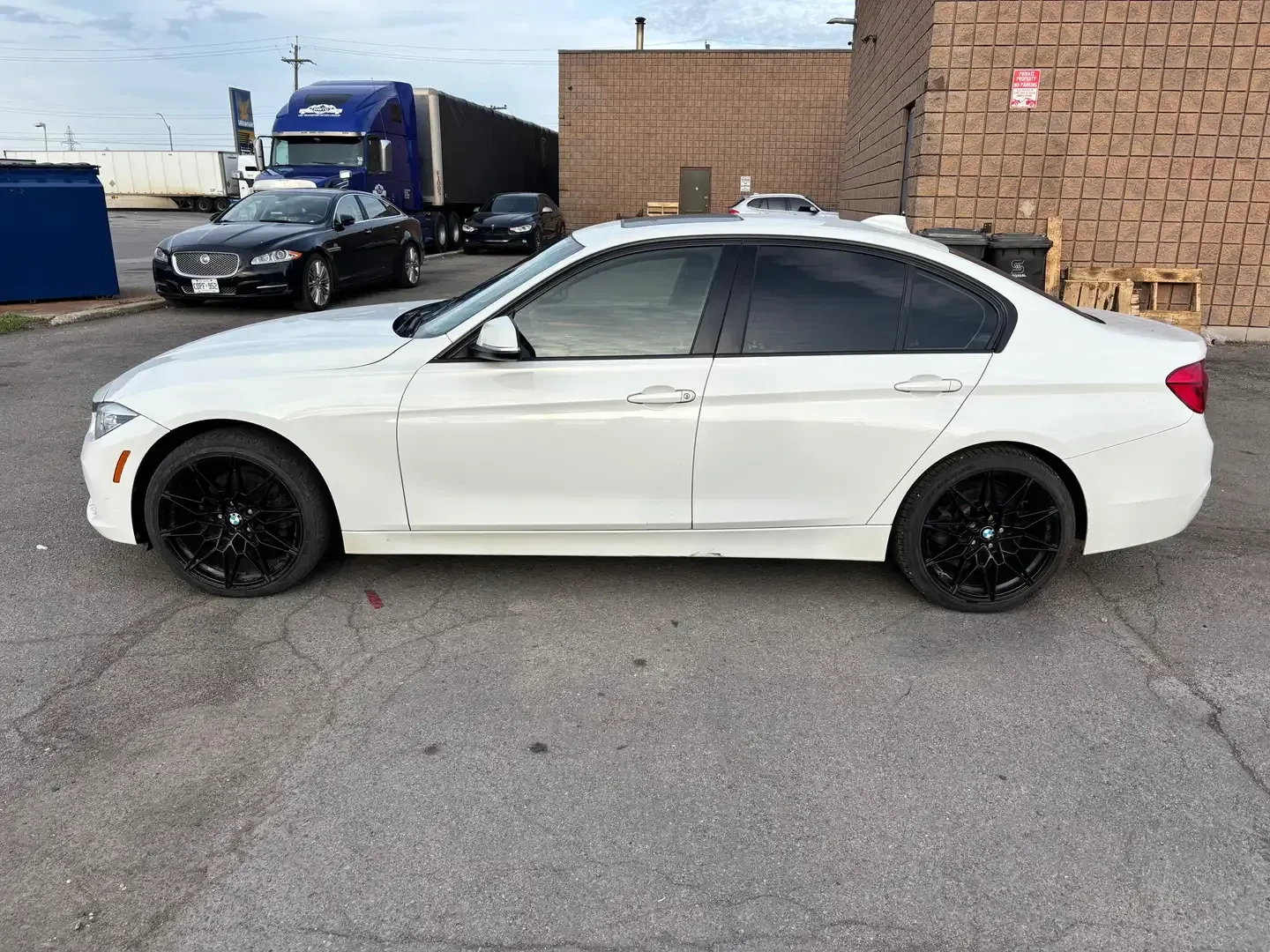 BMW 330 i xDrive| CAM| KEYLESS| PANO| �������| ������ ���� | Mobile.bg � ����������� 3