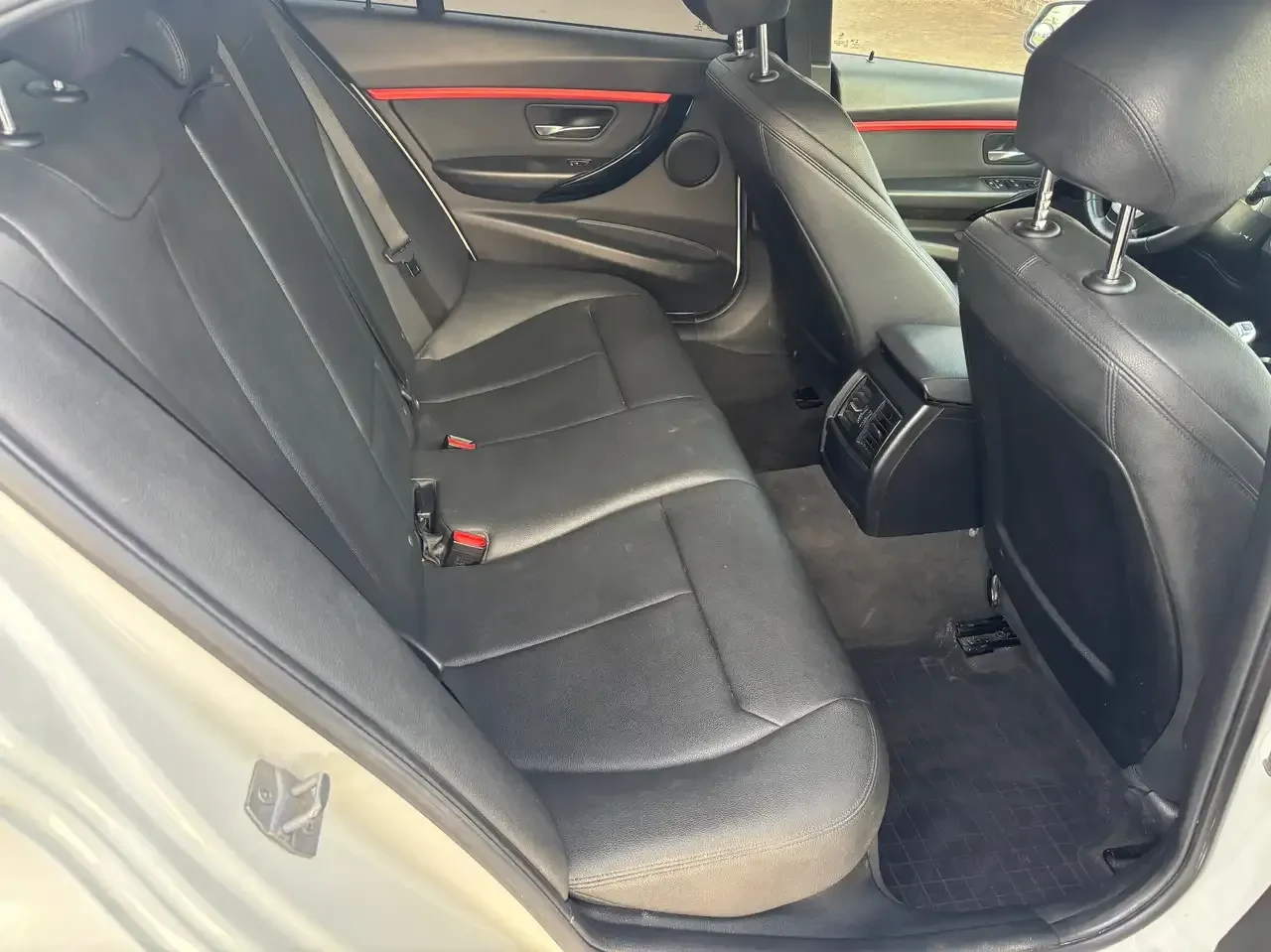 BMW 330 i xDrive| CAM| KEYLESS| PANO| �������| ������ ���� | Mobile.bg � ����������� 12