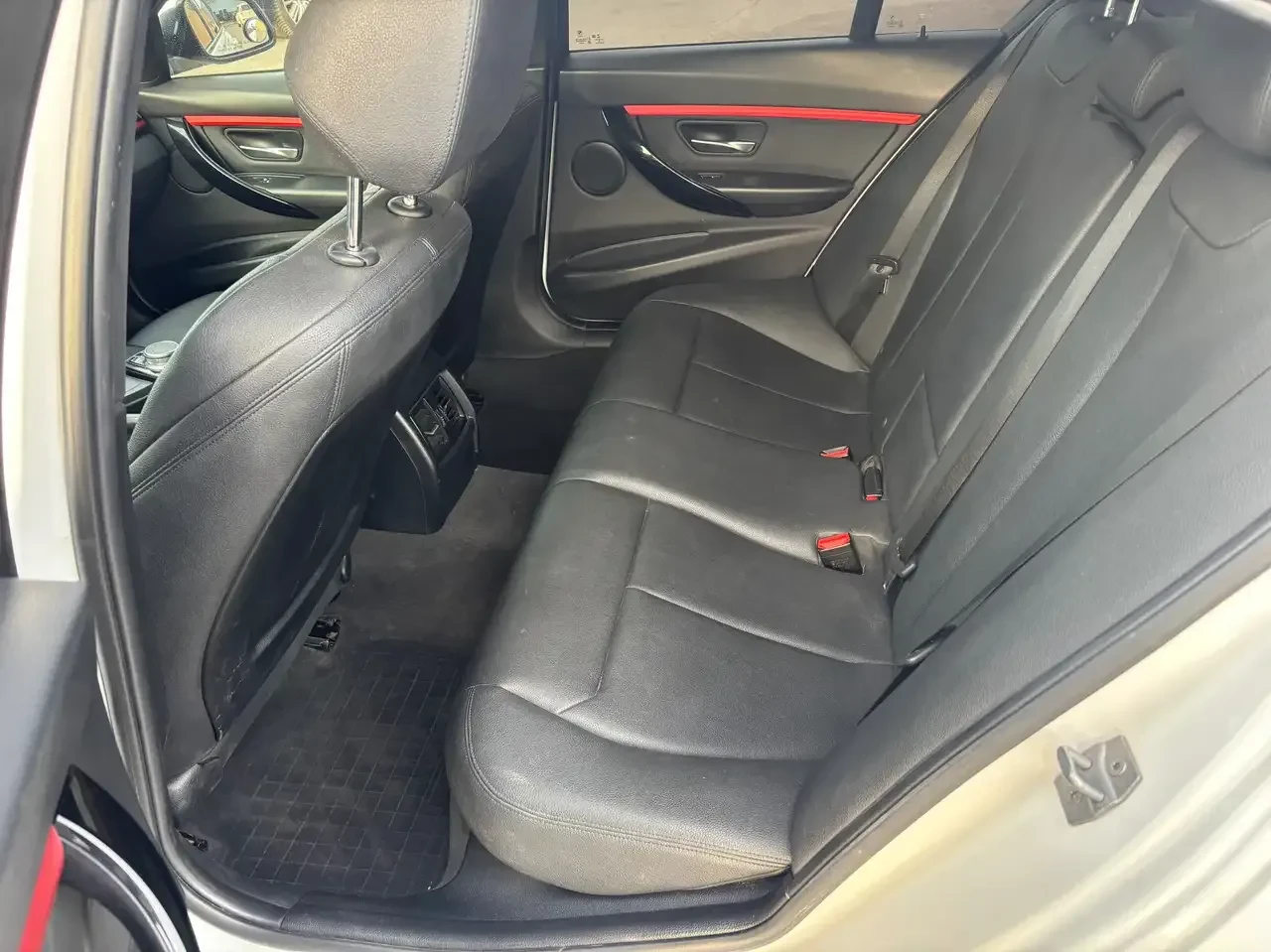 BMW 330 i xDrive| CAM| KEYLESS| PANO| �������| ������ ���� | Mobile.bg � ����������� 10