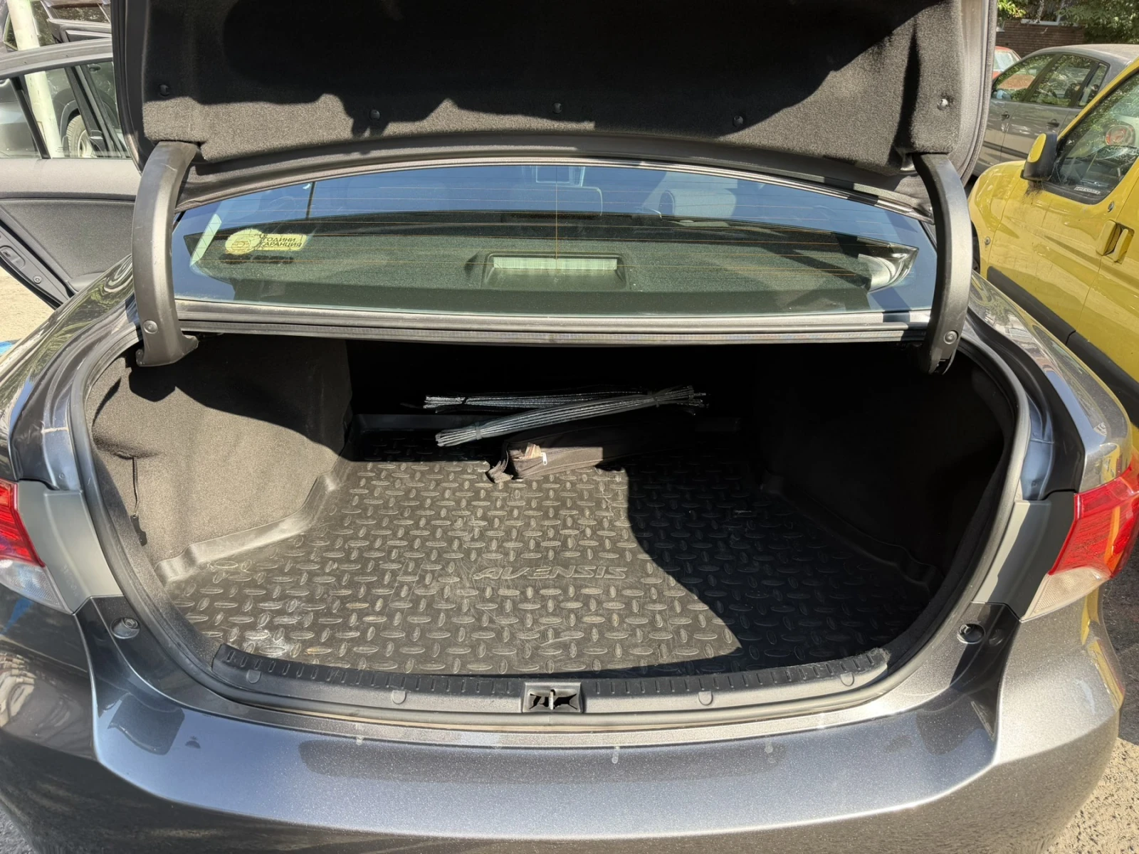 Toyota Avensis, снимка 14 - Автомобили и джипове - 55655109