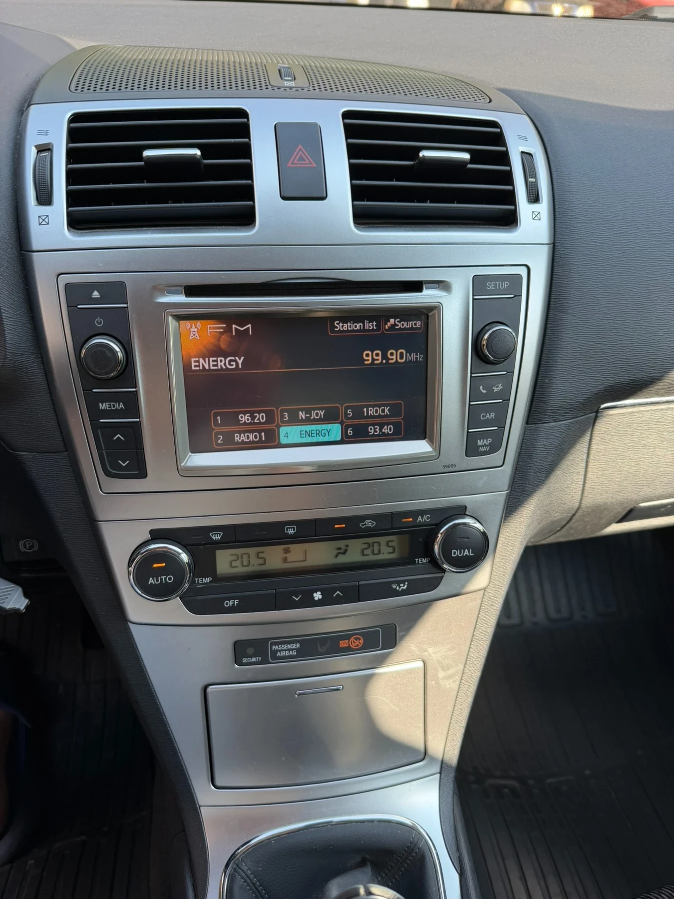Toyota Avensis, снимка 9 - Автомобили и джипове - 55655109