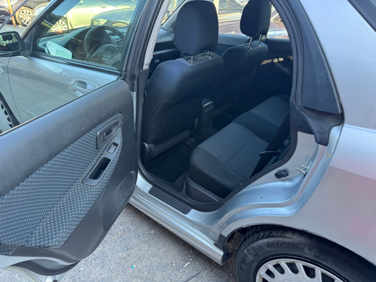 Subaru Impreza 1.5R, снимка 8 - Автомобили и джипове - 55747303