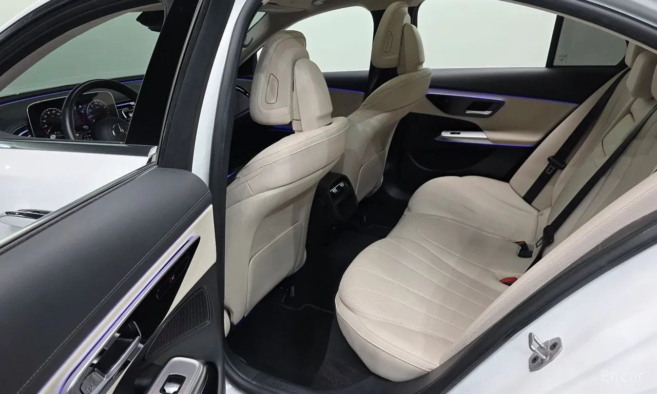 Mercedes-Benz E 200 Digital Light* Burmester* Head-Up* , снимка 8 - Автомобили и джипове - 55853998