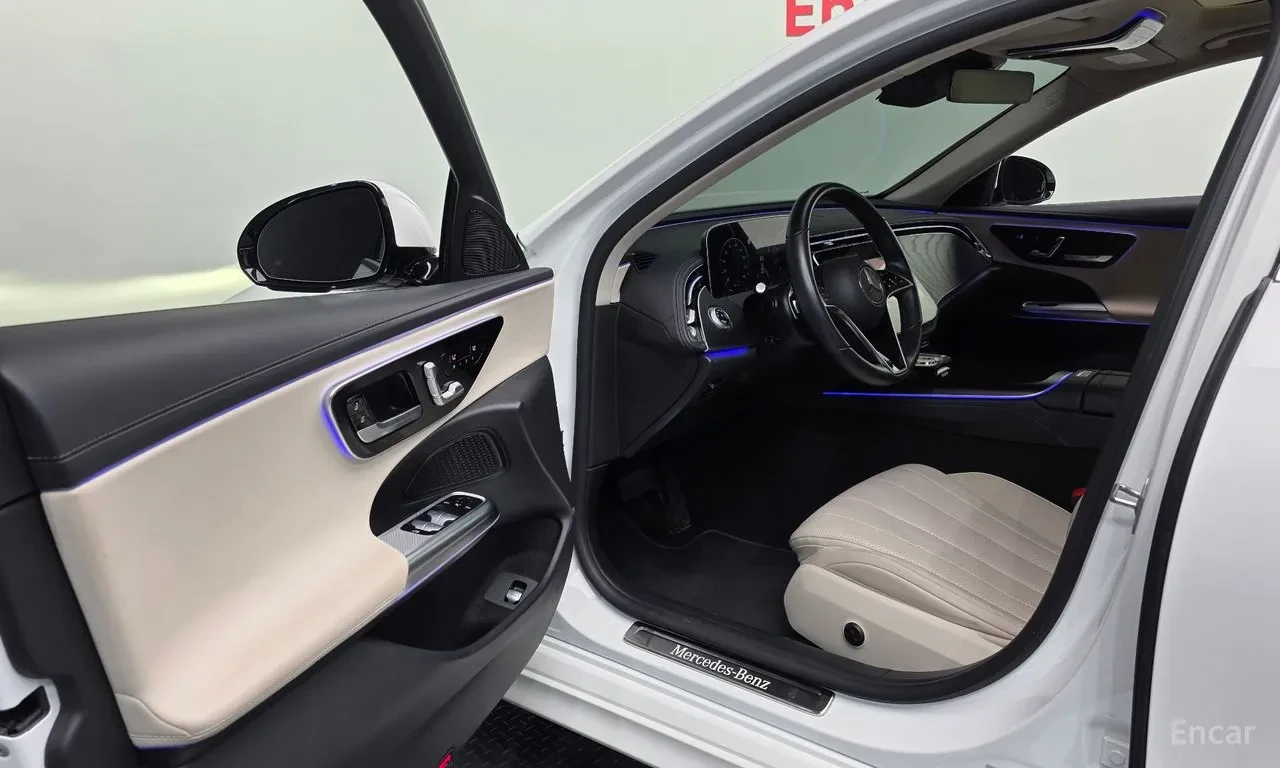Mercedes-Benz E 200 Digital Light* Burmester* Head-Up* , снимка 6 - Автомобили и джипове - 55853998