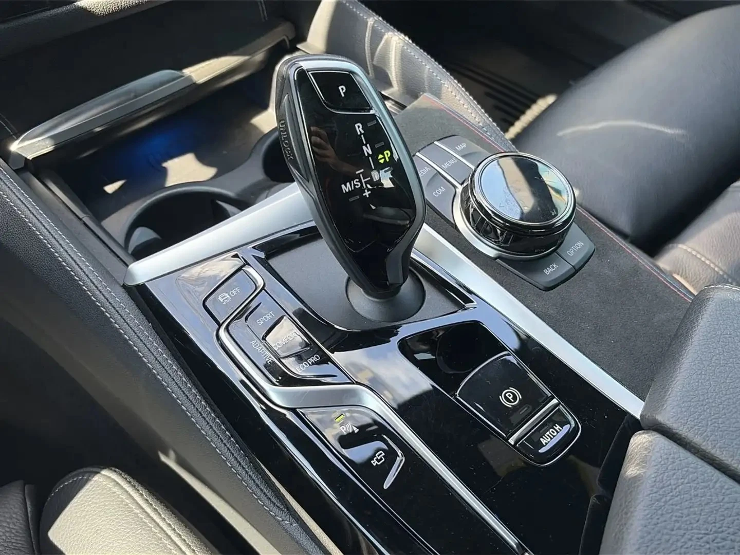 BMW 550 M xDrive Premium pkg ЦЕНА ДО БЪЛГАРИЯ АВТОКРЕДИТ, снимка 11 - Автомобили и джипове - 55900924