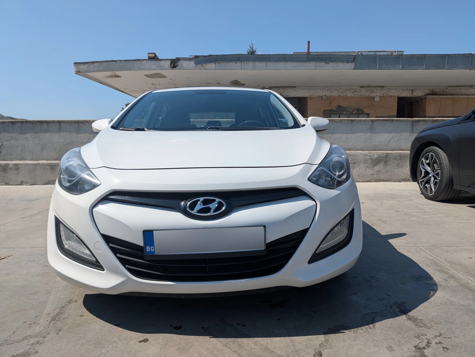 Hyundai I30 1.4, два комплекта гуми с джанти;ГО/П/В до 04/2027, снимка 2 - Автомобили и джипове - 56198037