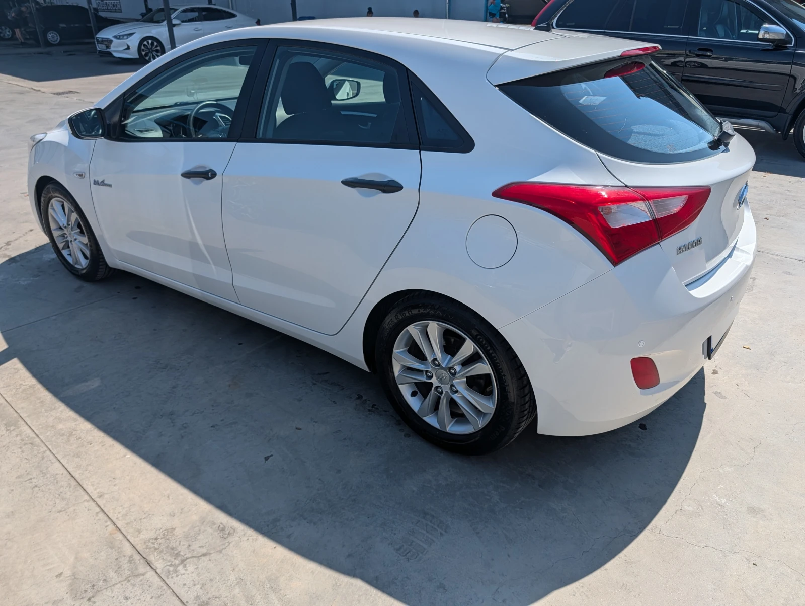 Hyundai I30 1.4, два комплекта гуми с джанти;ГО/П/В до 04/2027, снимка 6 - Автомобили и джипове - 56198037