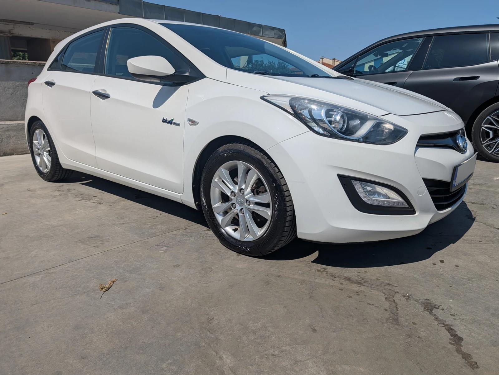 Hyundai I30 1.4, два комплекта гуми с джанти;ГО/П/В до 04/2027, снимка 3 - Автомобили и джипове - 56198037