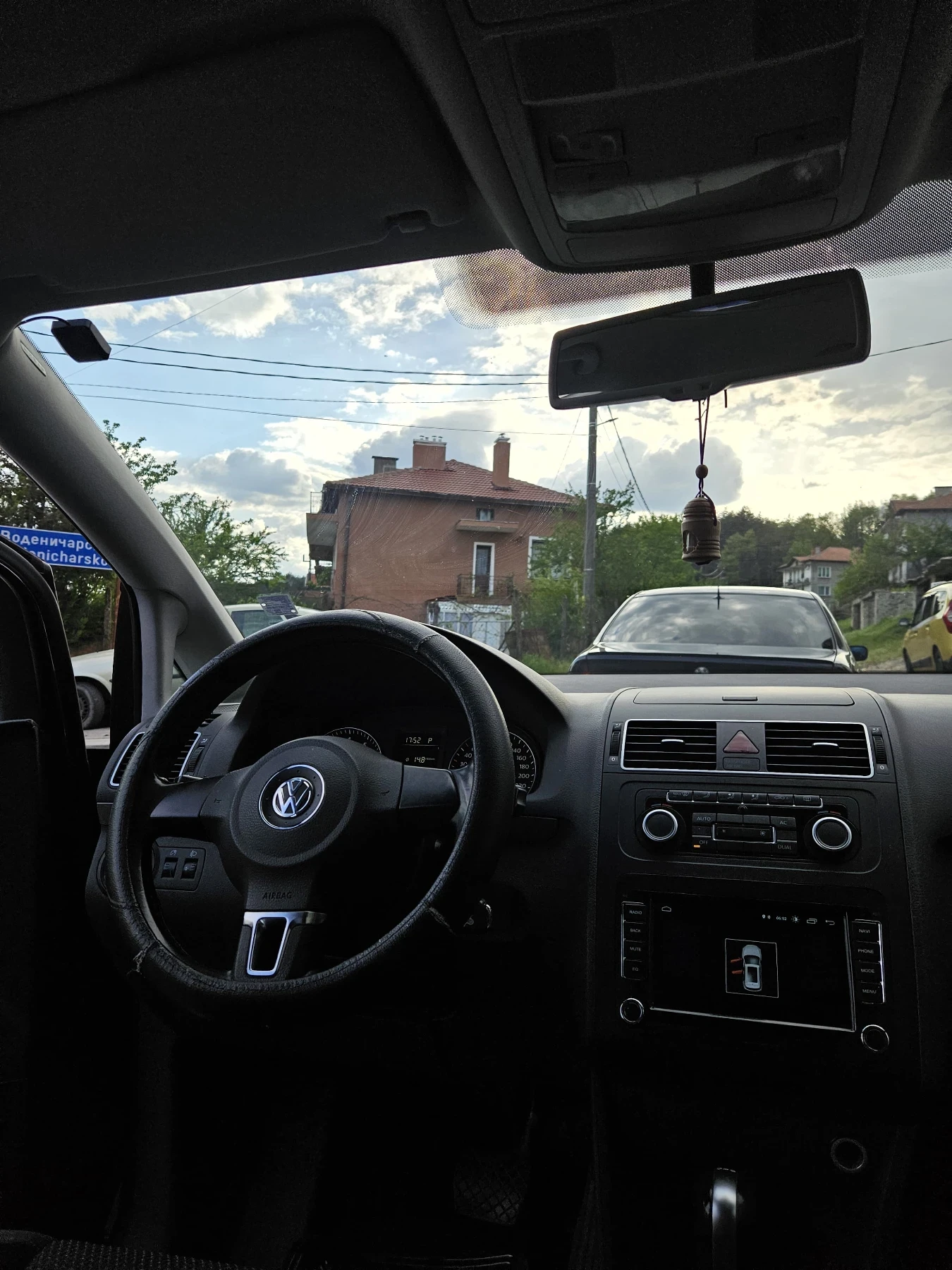 VW Touran, снимка 5 - Автомобили и джипове - 56215948