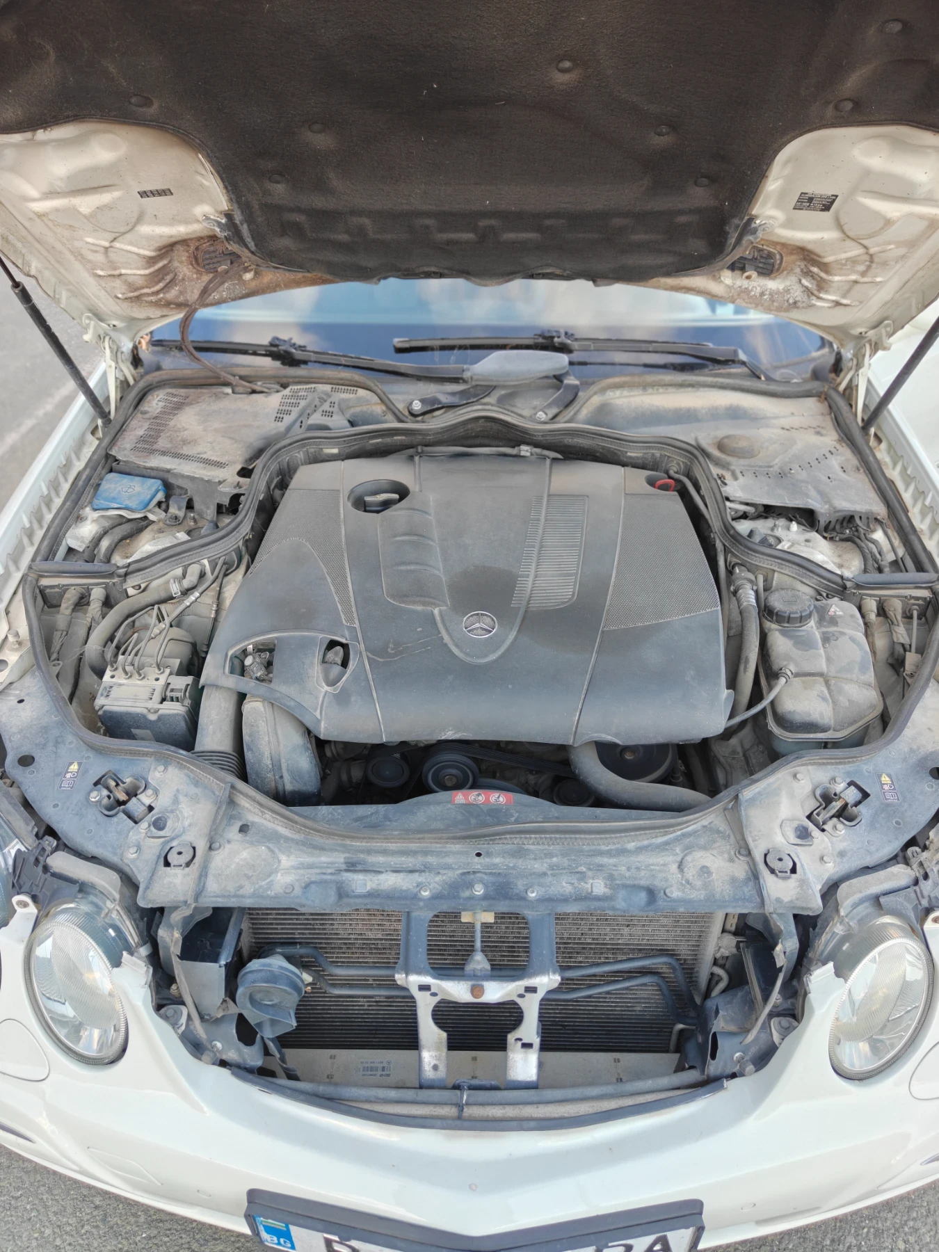 Mercedes-Benz E 200, снимка 17 - Автомобили и джипове - 56304617