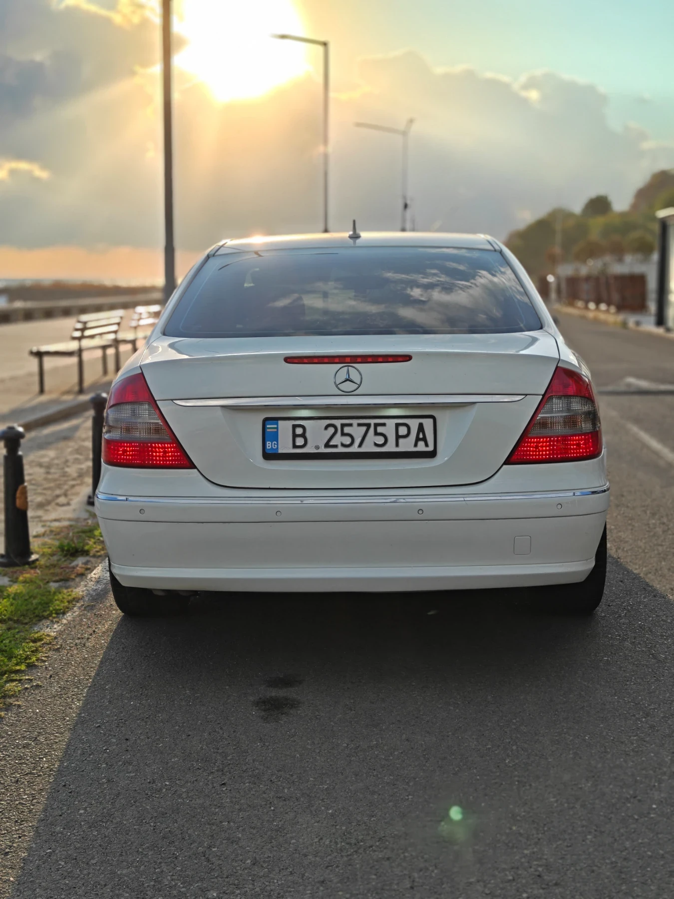 Mercedes-Benz E 200, снимка 6 - Автомобили и джипове - 56304617