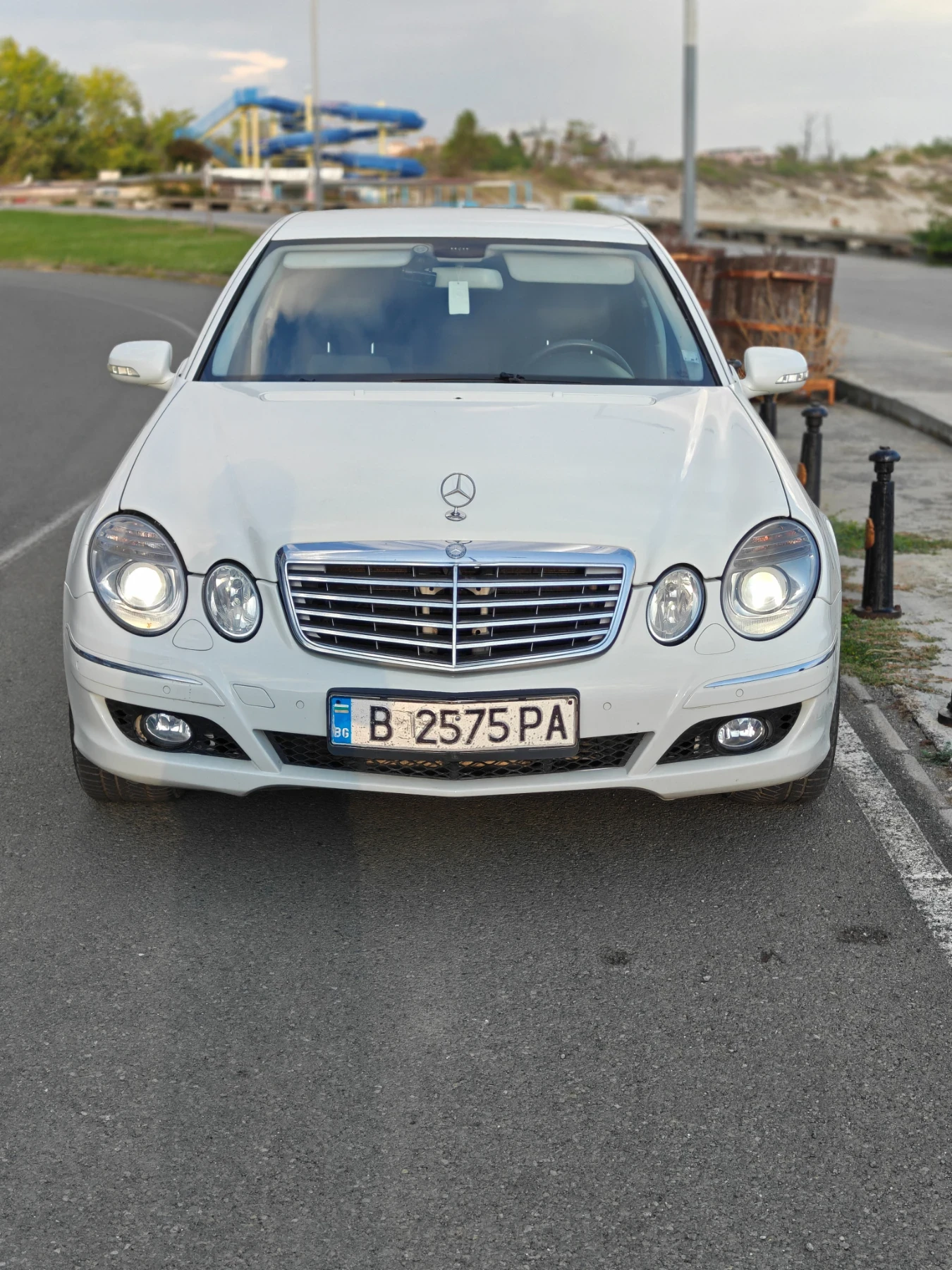 Mercedes-Benz E 200, снимка 10 - Автомобили и джипове - 56304617