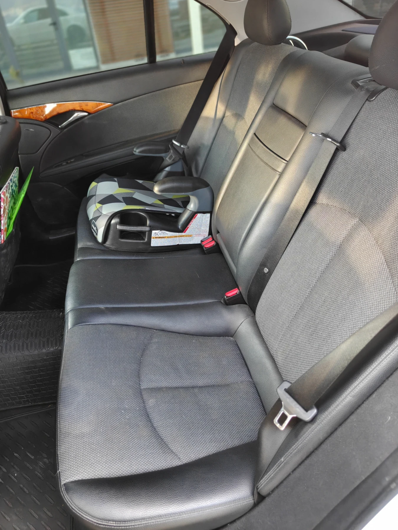 Mercedes-Benz E 200, снимка 14 - Автомобили и джипове - 56304617