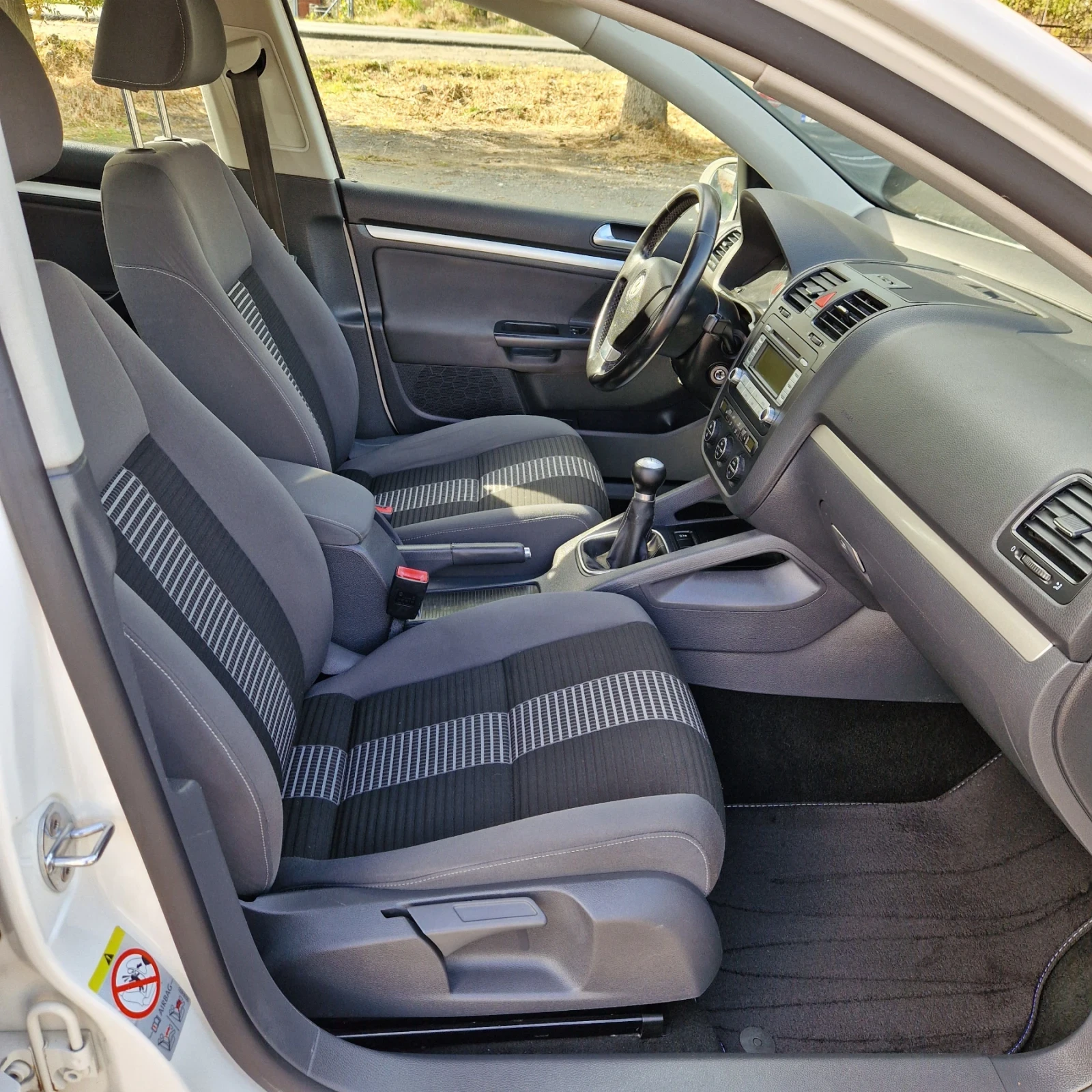 VW Golf 1.4i, снимка 11 - Автомобили и джипове - 56552015
