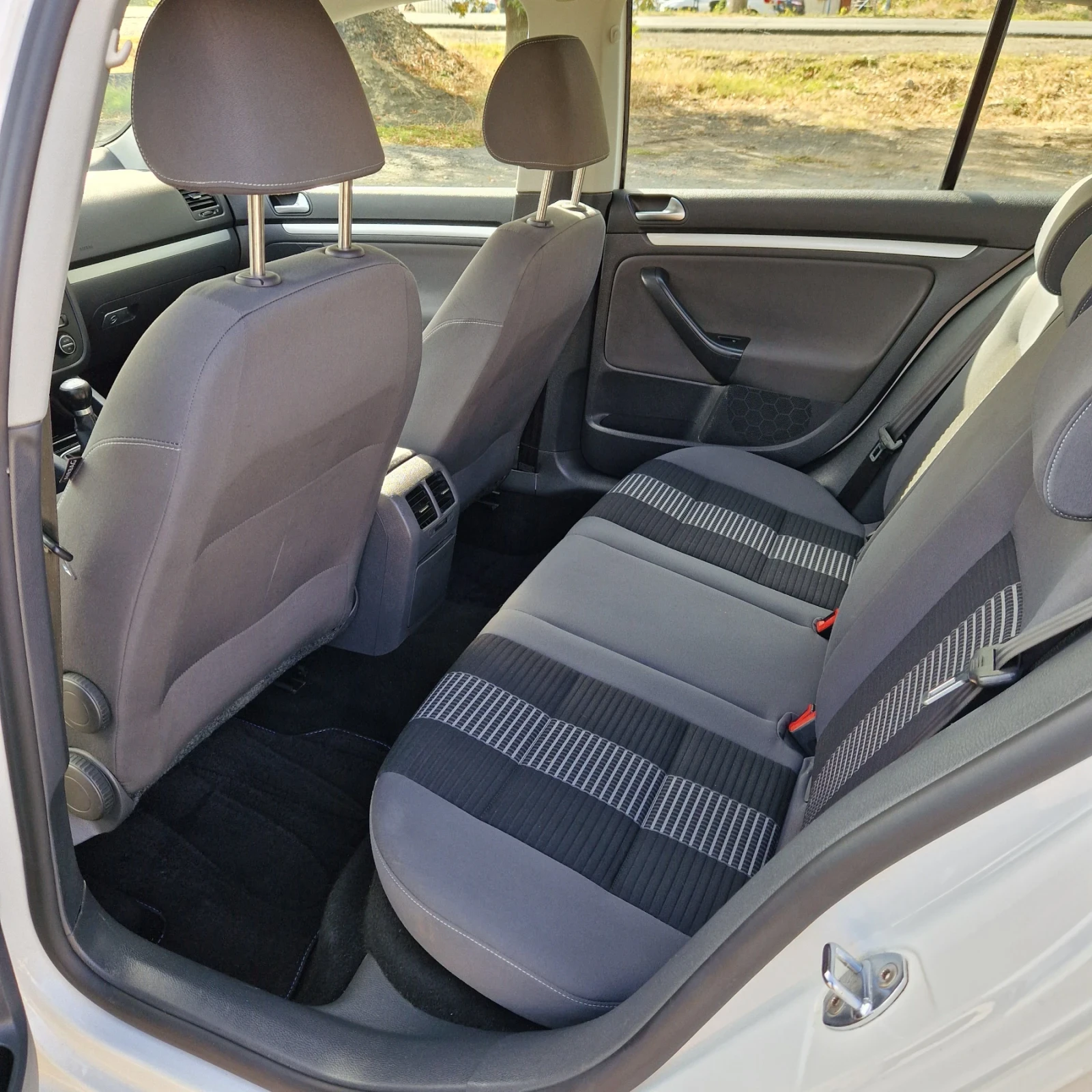 VW Golf 1.4i, снимка 13 - Автомобили и джипове - 56552015