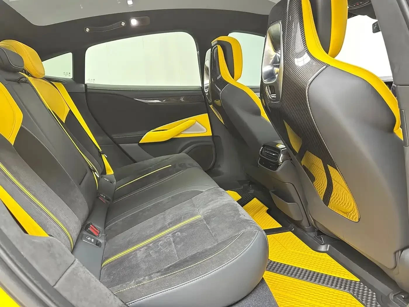 Xiaomi SU7, снимка 9 - Автомобили и джипове - 56690203
