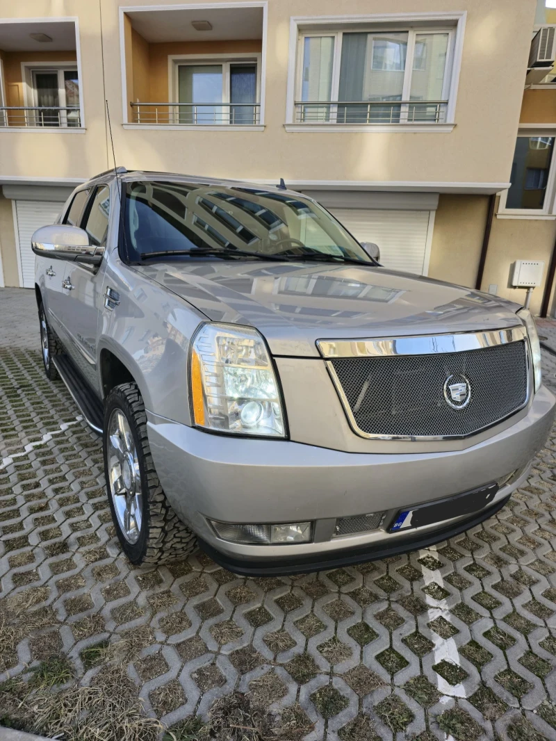 Cadillac Escalade EXT 6.2 4X4 LPG/Цена до края на месеца , снимка 1 - Автомобили и джипове - 49420799