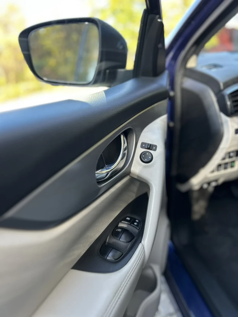 Nissan Qashqai 2.0 4x4 FULL, снимка 10 - Автомобили и джипове - 52180741