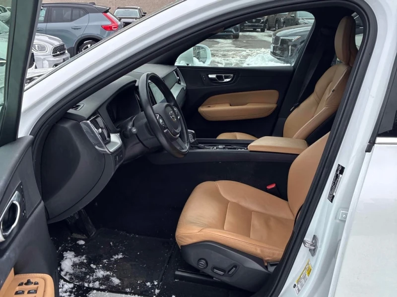 Volvo XC60 * Momentum * CARFAX * БЕЗ ПЪРВОНАЧАЛНА ВНОСКА, снимка 5 - Автомобили и джипове - 53045856