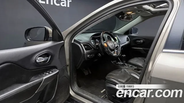 Jeep Cherokee Rongitude AWD, снимка 5 - Автомобили и джипове - 54755283