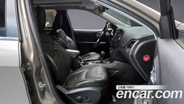 Jeep Cherokee Rongitude AWD, снимка 13 - Автомобили и джипове - 54755283