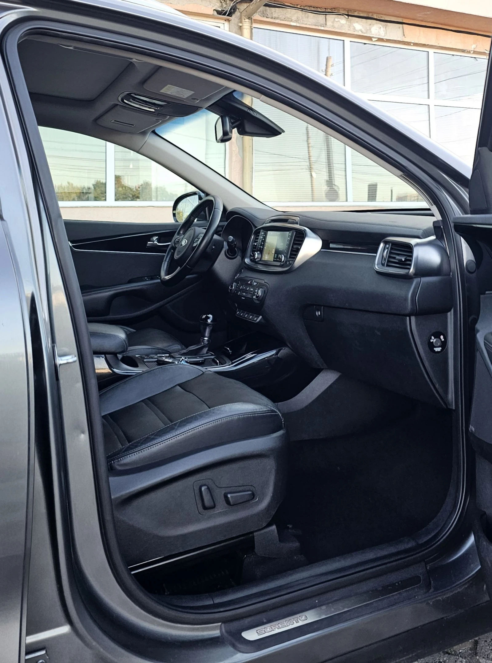 Kia Sorento 2.2 CRDI AWD Platinum Edition CarPlay Infinity  - изображение 8