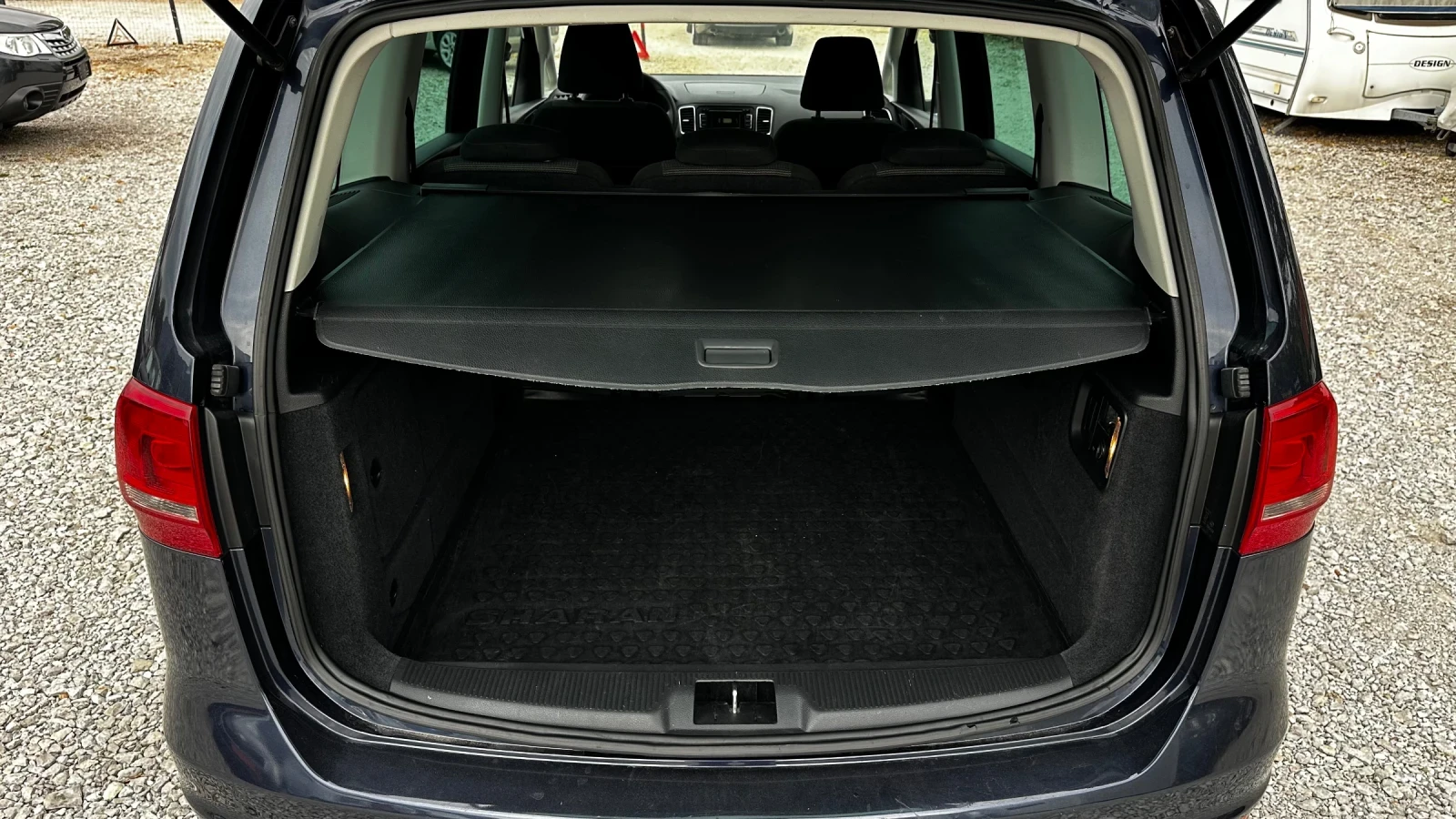 VW Sharan 2.0tdi-DSG-Нави-Италия, снимка 13 - Автомобили и джипове - 53220124