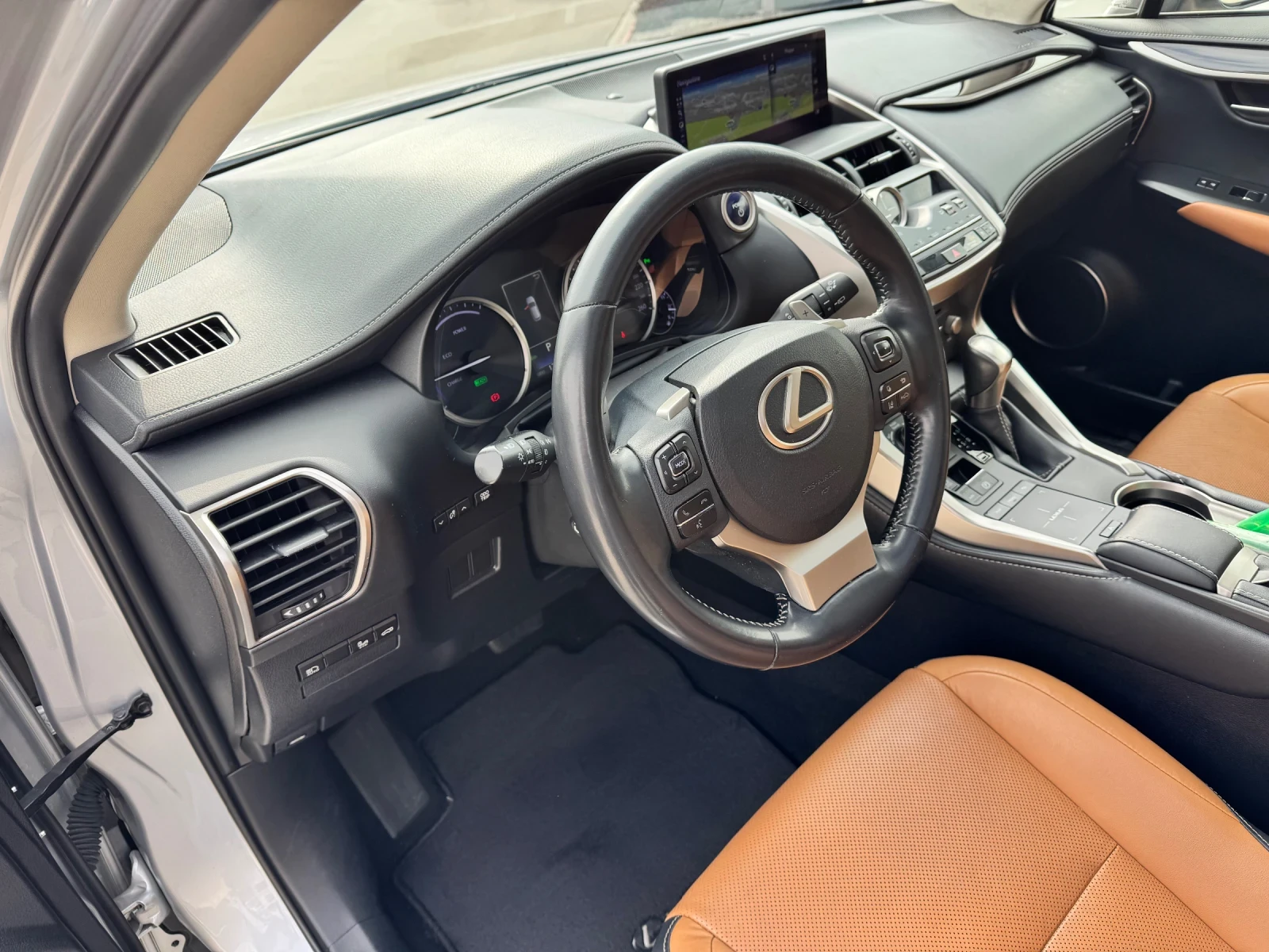 Lexus NX 300h 2.5h 197к.с FACE Luxury с Гаранция 4х4, снимка 7 - Автомобили и джипове - 53923060