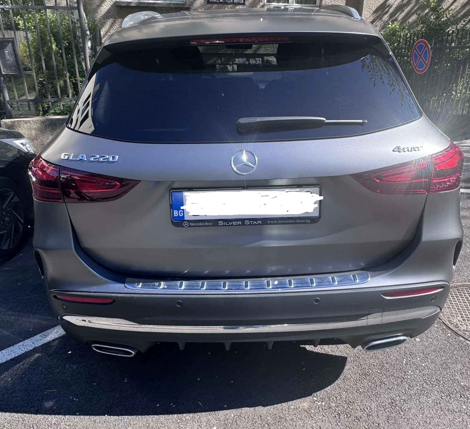 Mercedes-Benz GLA 220 4MATIC | AMG Line | 360  кам, снимка 4 - Автомобили и джипове - 54316323