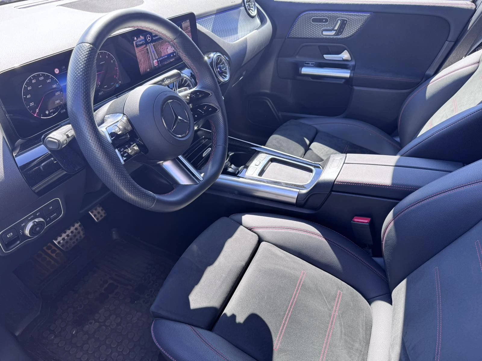 Mercedes-Benz GLA 220 4MATIC | AMG Line | 360  кам, снимка 8 - Автомобили и джипове - 54316323