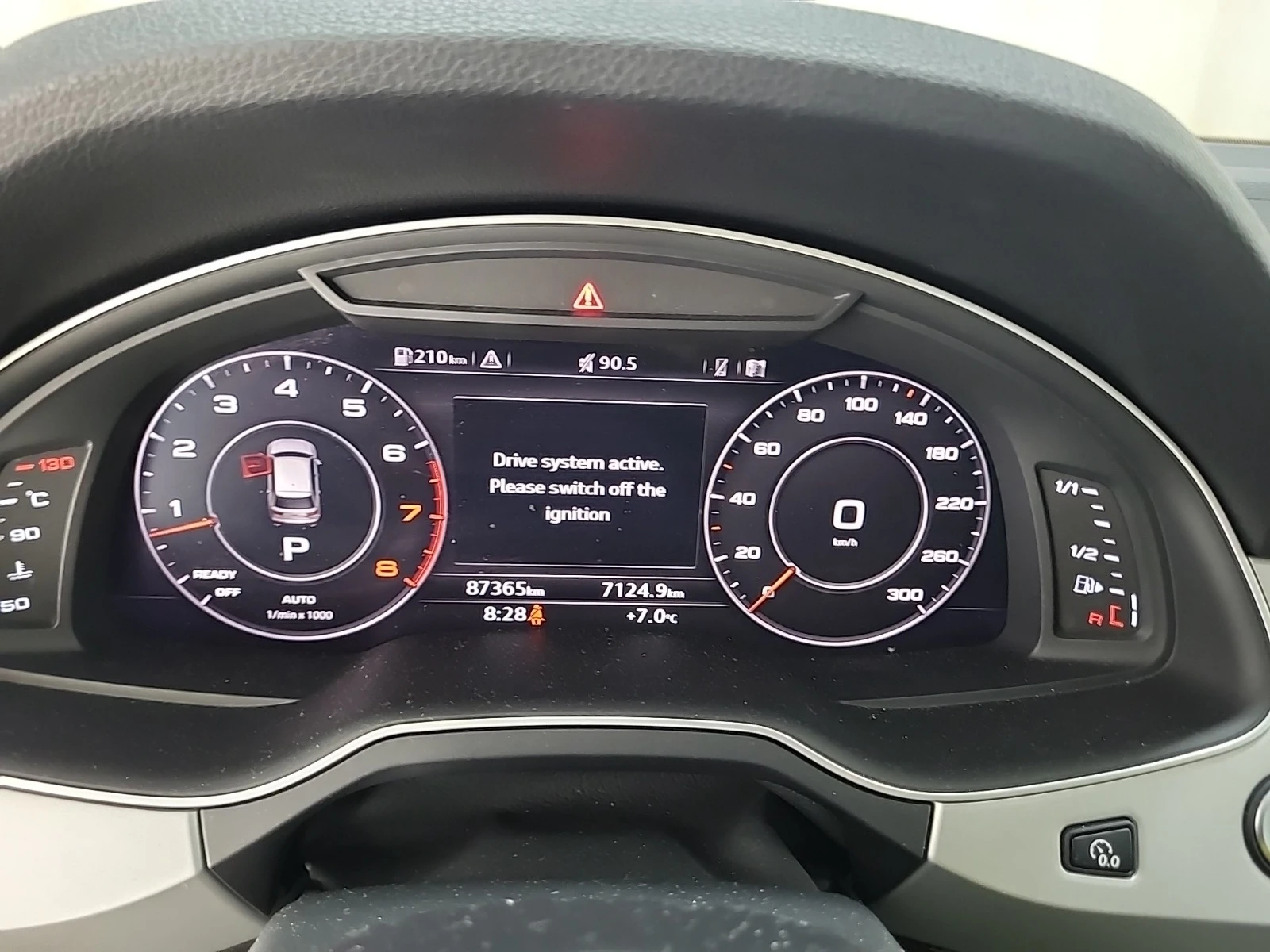 Audi Q7 ОБДУХВАНЕ * 7 МЕСТА * CARFAX * , снимка 7 - Автомобили и джипове - 54659232