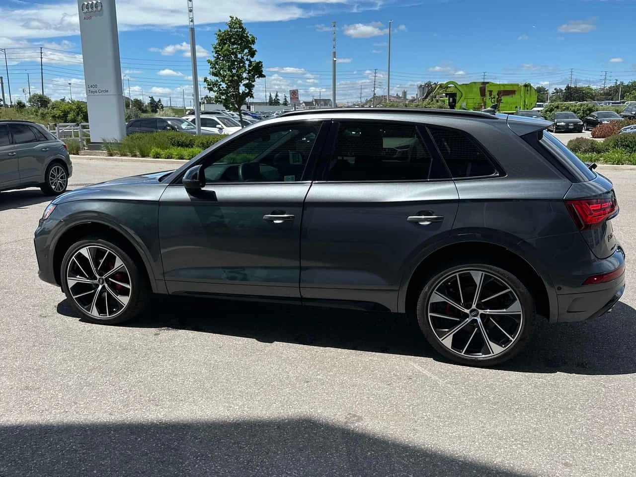 Audi SQ5 TECHNIK/360/ДИСТРОНИК/ОТ ПРЕДСТАВИТЕЛСТВО/КЛИП, снимка 2 - Автомобили и джипове - 55017522