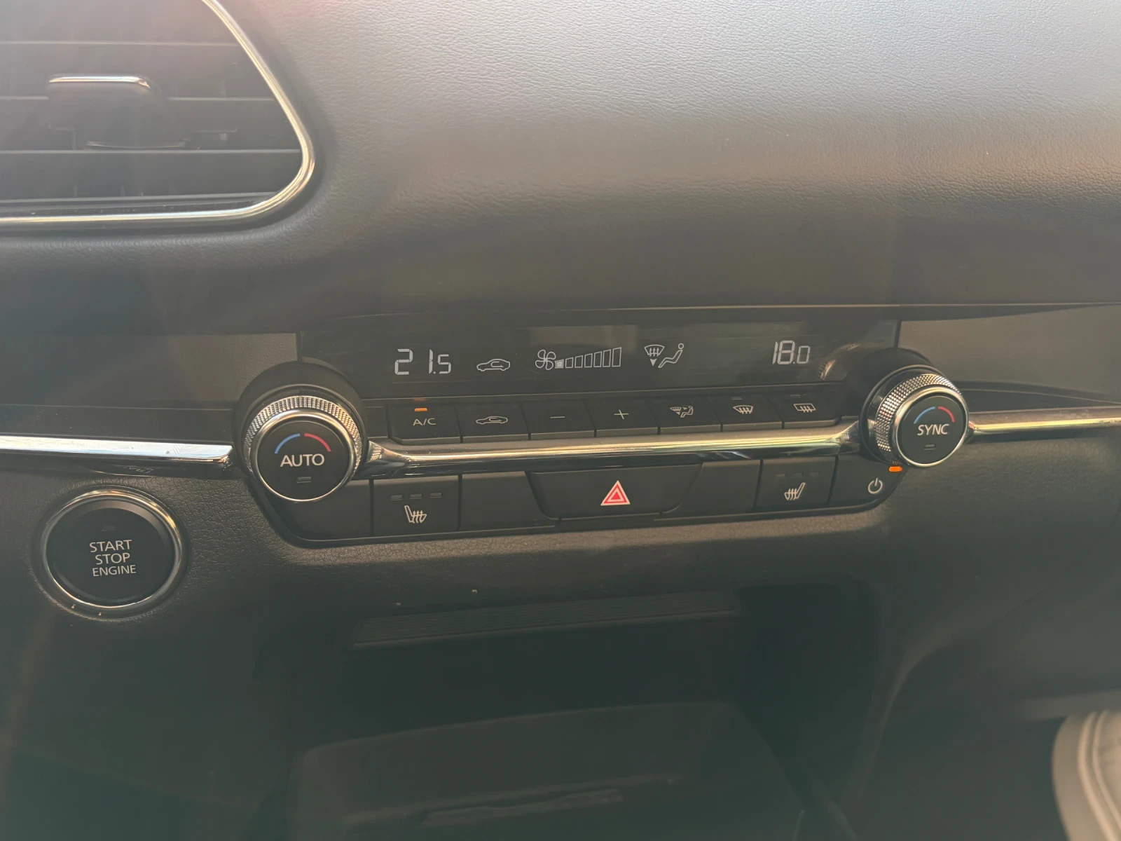 Mazda CX-30 2.0 eSkyactiv X 186кс Exclusive line-гаранция 2030, снимка 8 - Автомобили и джипове - 55229702