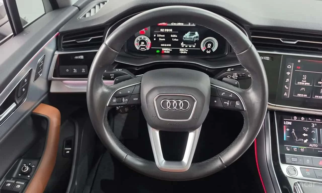 Audi Q7 45 TDI Quattro ОБДУХВАНЕ/ПАНОРАМА/ДИСТРОНИК/360 , снимка 13 - Автомобили и джипове - 55618695
