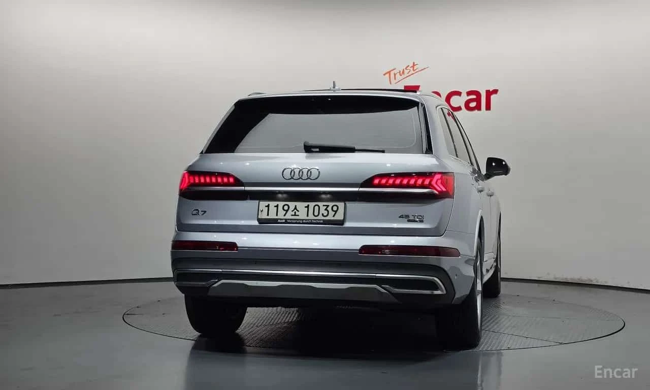Audi Q7 45 TDI Quattro ОБДУХВАНЕ/ПАНОРАМА/ДИСТРОНИК/360 , снимка 4 - Автомобили и джипове - 55618695