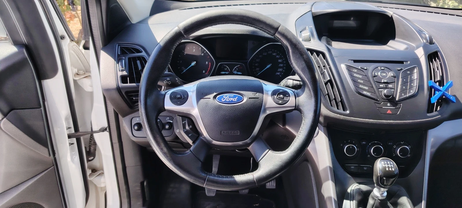 Ford Kuga 2.0TDCI-140к.с, снимка 11 - Автомобили и джипове - 55991165