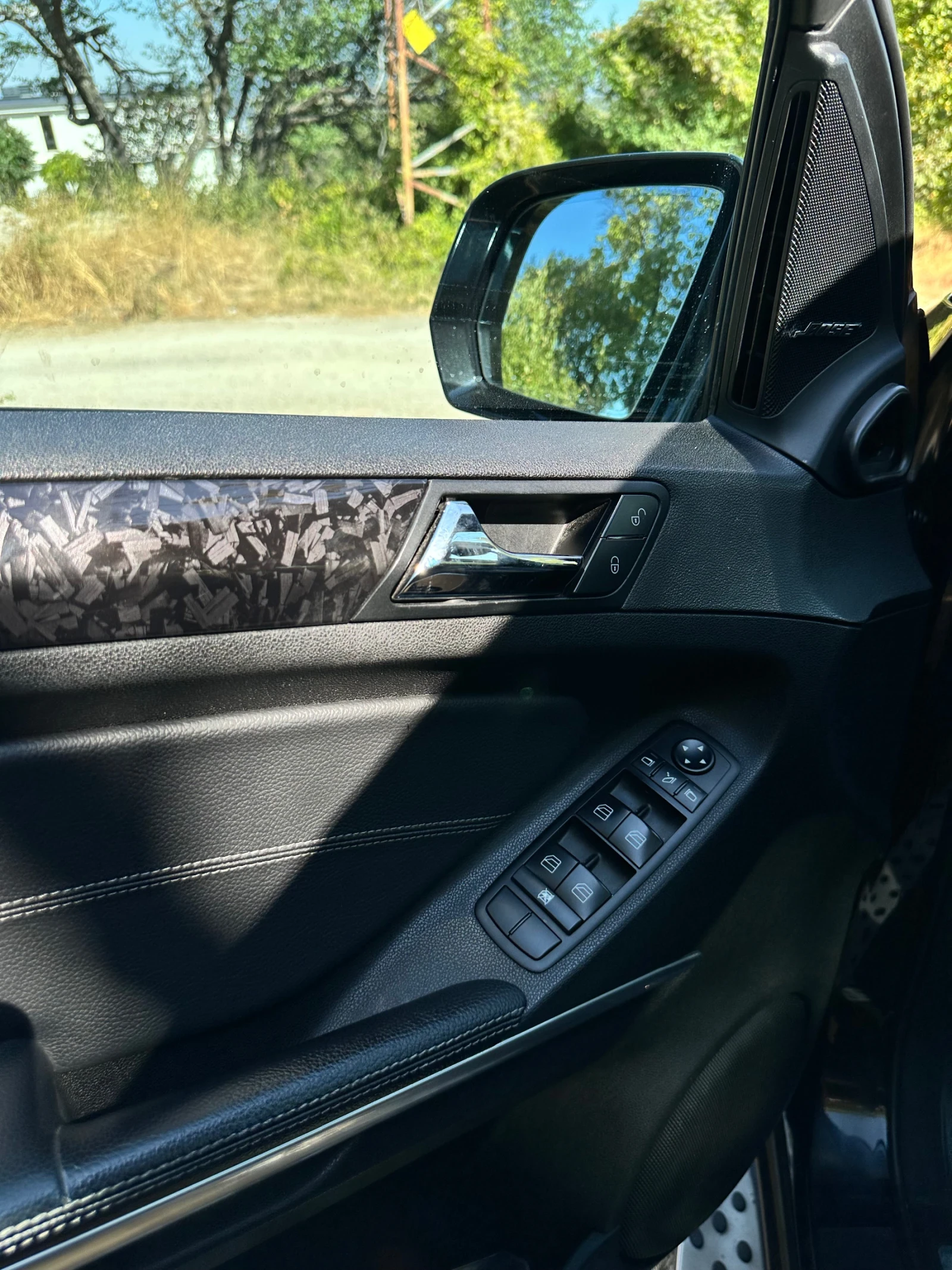 Mercedes-Benz ML 320 AirMatic* BOSE* ALCANTARA* PANORAMA* SPORT, снимка 8 - Автомобили и джипове - 56167334