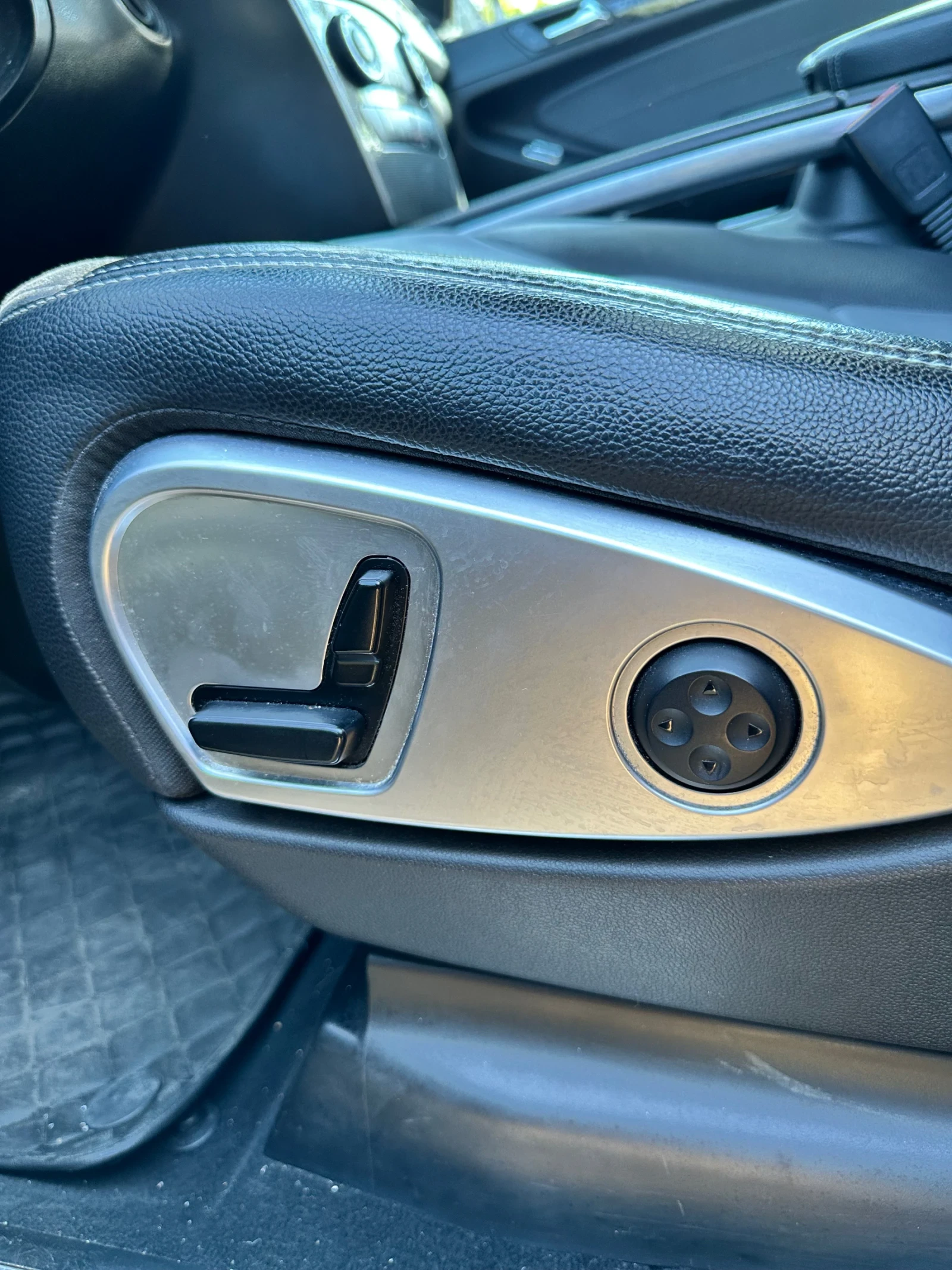 Mercedes-Benz ML 320 AirMatic* BOSE* ALCANTARA* PANORAMA* SPORT, снимка 10 - Автомобили и джипове - 56167334