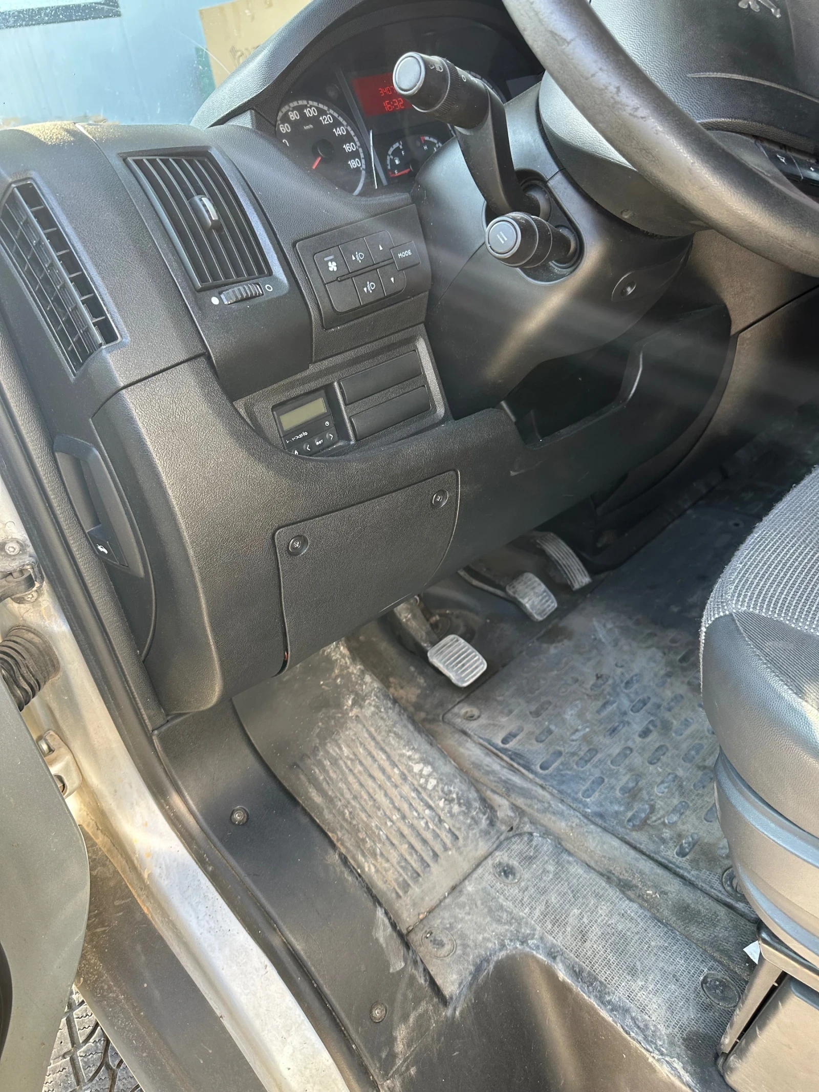 Peugeot Boxer 3.0HDI - изображение 10