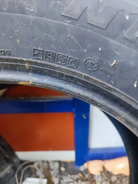 Гуми Всесезонни 235/60R18, снимка 4 - Гуми и джанти - 47546493