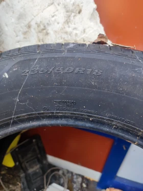 Гуми Всесезонни 235/60R18, снимка 2 - Гуми и джанти - 47546493