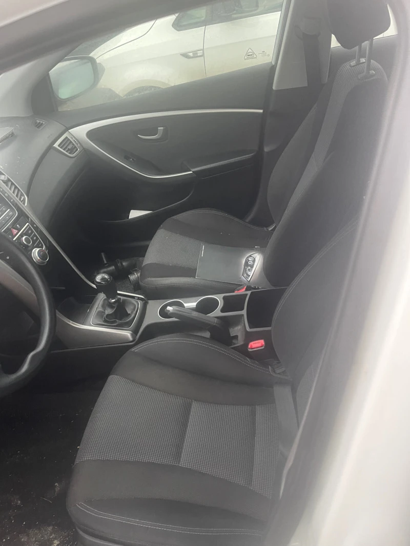 Hyundai I30, снимка 7 - Автомобили и джипове - 43238951