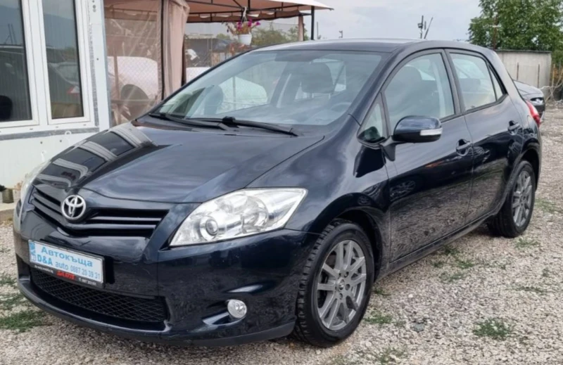 Toyota Auris 1.6i Швейцария 6скорости Фейслифт , снимка 3 - Автомобили и джипове - 47089868